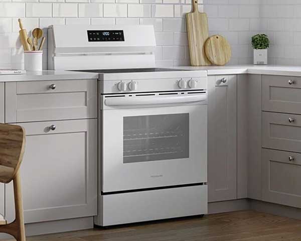 White Radiant Electric Range FCRE3062AW